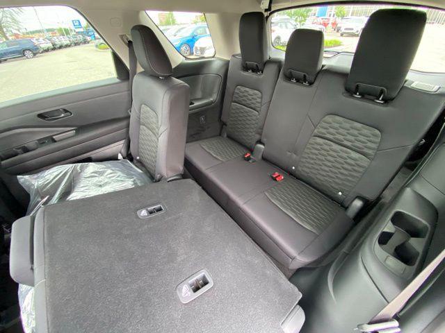 new 2025 Nissan Pathfinder car, priced at $35,357