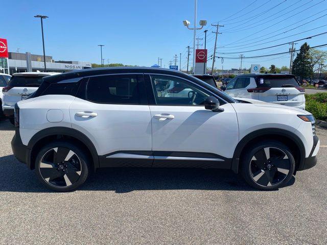 new 2025 Nissan Kicks car, priced at $32,099