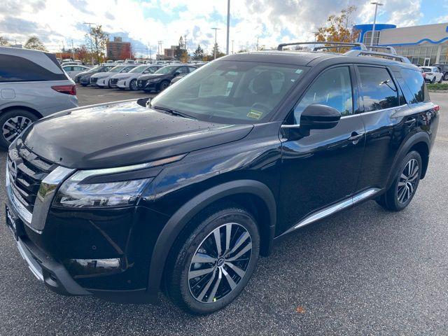 new 2025 Nissan Pathfinder car, priced at $45,731