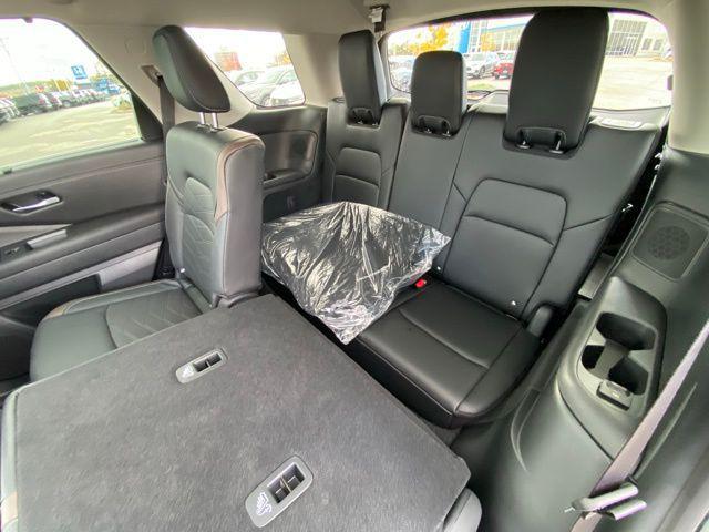 new 2025 Nissan Pathfinder car, priced at $45,731