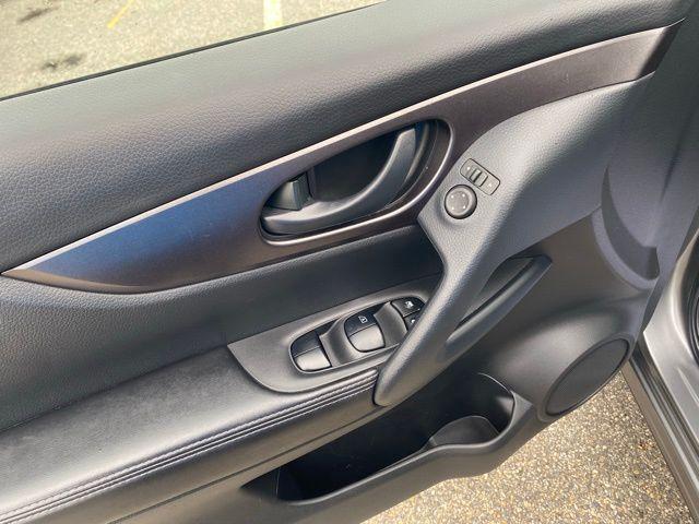 used 2022 Nissan Rogue Sport car, priced at $19,200