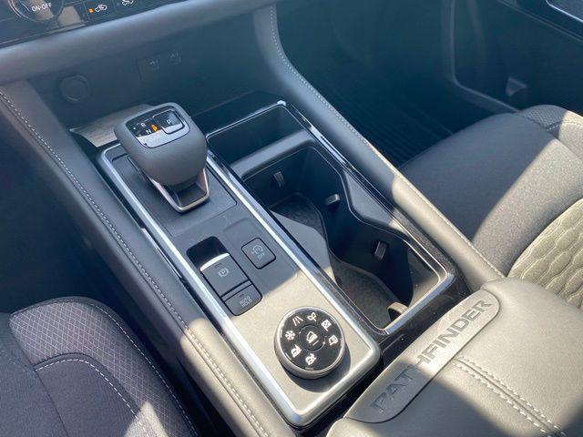 new 2025 Nissan Pathfinder car, priced at $39,280