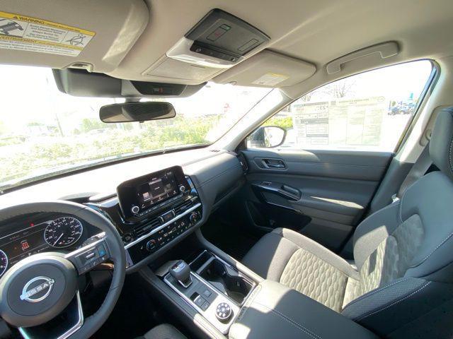 new 2025 Nissan Pathfinder car, priced at $39,280