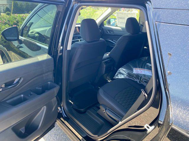new 2025 Nissan Pathfinder car, priced at $39,280