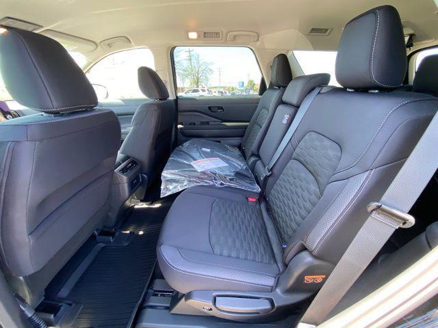 new 2025 Nissan Pathfinder car, priced at $39,280