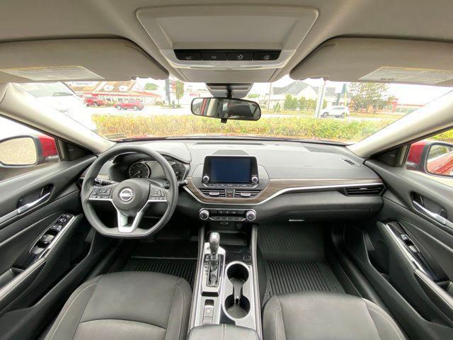used 2023 Nissan Altima car, priced at $21,966