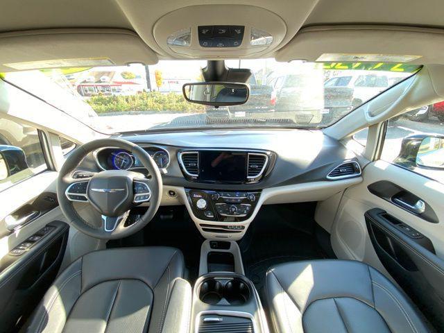 used 2024 Chrysler Pacifica car, priced at $34,489