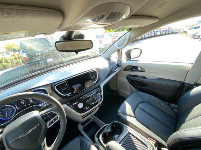 used 2024 Chrysler Pacifica car, priced at $34,489