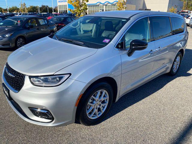 used 2024 Chrysler Pacifica car, priced at $34,489