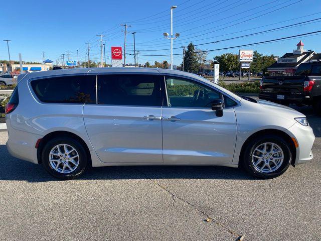 used 2024 Chrysler Pacifica car, priced at $34,489