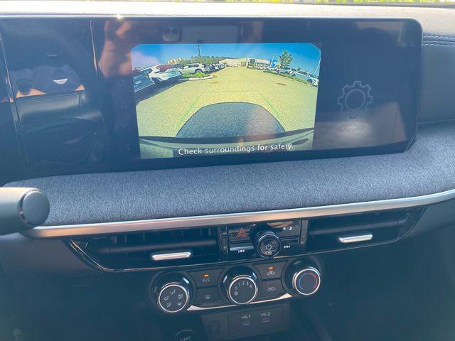 new 2025 Nissan Kicks car, priced at $26,460