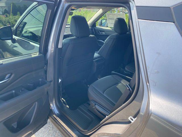new 2025 Nissan Pathfinder car, priced at $44,218