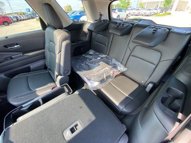 new 2025 Nissan Pathfinder car, priced at $44,218