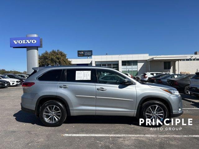 used 2018 Toyota Highlander car, priced at $24,982