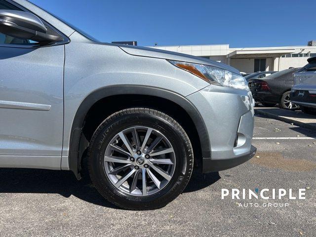 used 2018 Toyota Highlander car, priced at $24,982