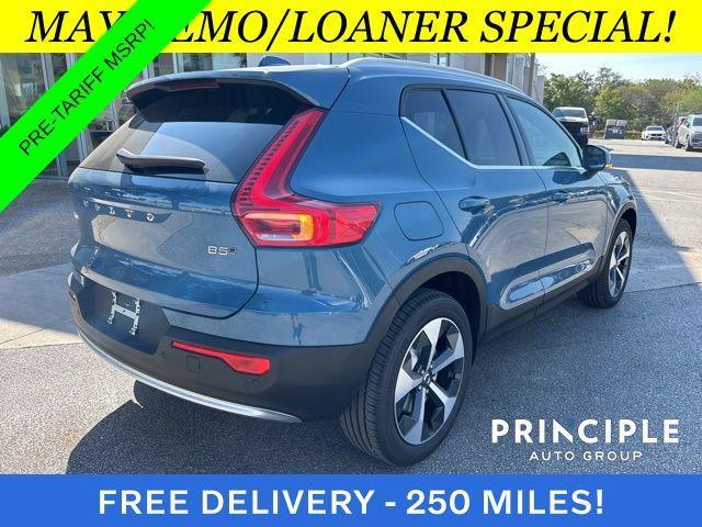 new 2025 Volvo XC40 car, priced at $38,475