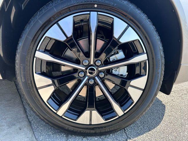 new 2026 Volvo XC60 car, priced at $57,985