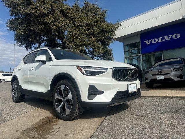 new 2025 Volvo XC40 car, priced at $48,315