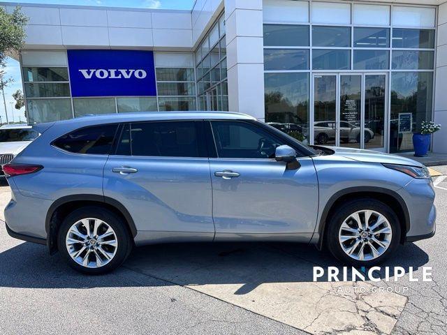 used 2023 Toyota Highlander car, priced at $35,968