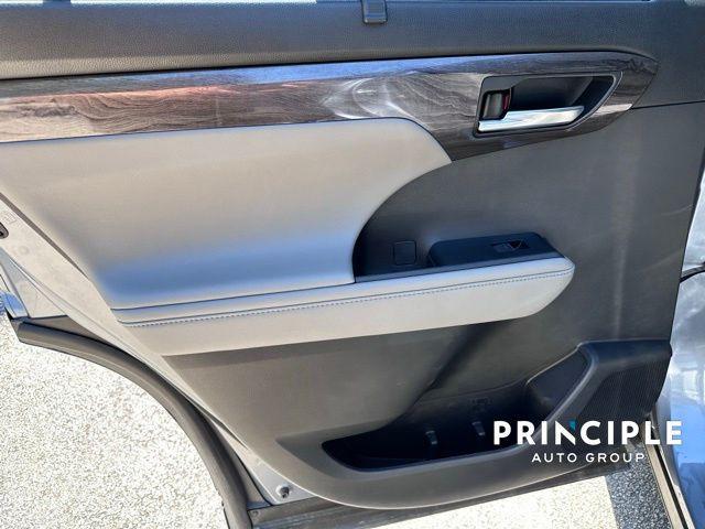 used 2023 Toyota Highlander car, priced at $35,968