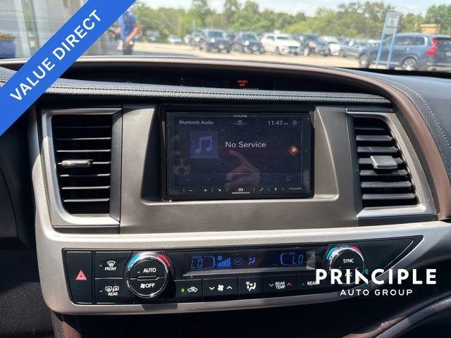 used 2014 Toyota Highlander car, priced at $13,750