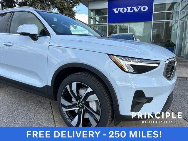 new 2025 Volvo XC40 car, priced at $48,675