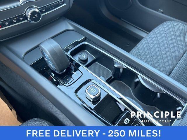 new 2025 Volvo XC60 car, priced at $47,645
