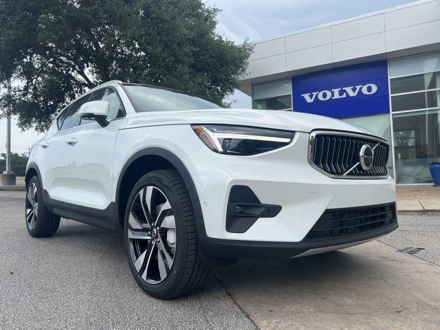 new 2025 Volvo XC40 car, priced at $51,595