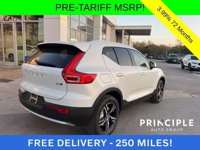 new 2025 Volvo XC40 car, priced at $43,045
