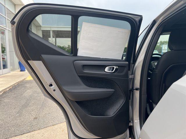 new 2025 Volvo XC40 car, priced at $51,595