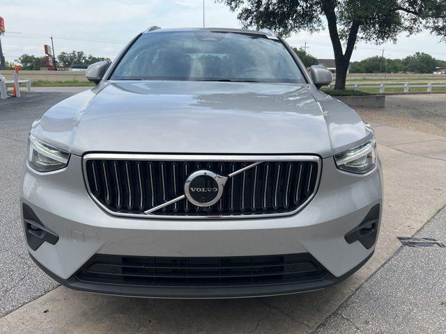 new 2025 Volvo XC40 car, priced at $51,595