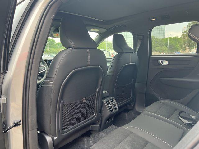 new 2025 Volvo XC40 car, priced at $51,595