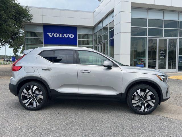new 2025 Volvo XC40 car, priced at $51,595