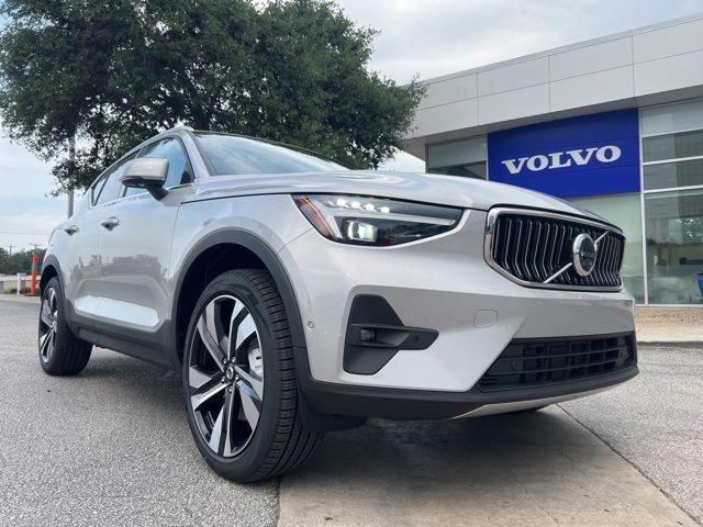 new 2025 Volvo XC40 car, priced at $51,595