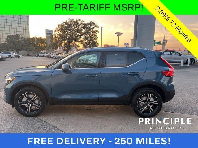 new 2025 Volvo XC40 car, priced at $43,045