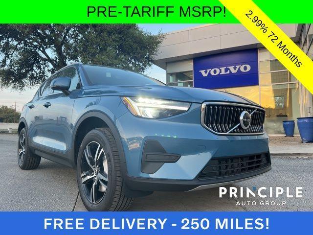 new 2025 Volvo XC40 car, priced at $43,045
