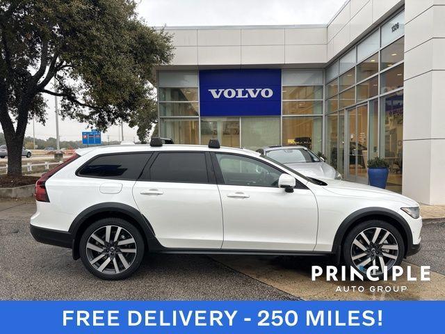 new 2025 Volvo V90 Cross Country car, priced at $65,730