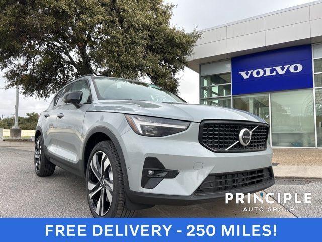 new 2025 Volvo XC40 car, priced at $49,790