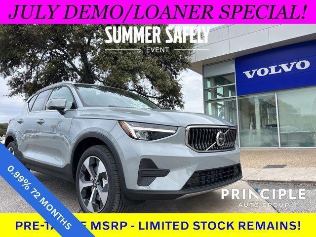 new 2025 Volvo XC40 car, priced at $39,700
