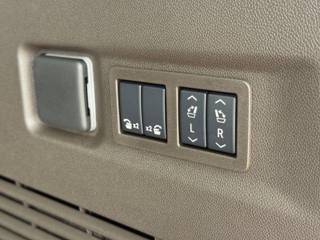 new 2025 GMC Yukon XL car, priced at $77,105