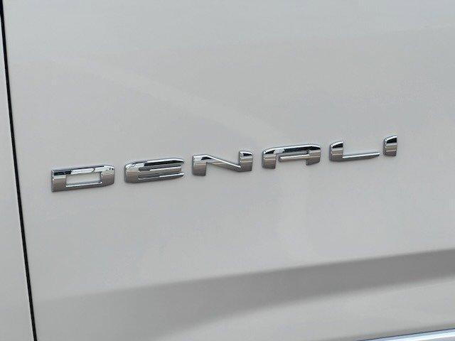 new 2024 GMC Yukon XL car, priced at $91,360