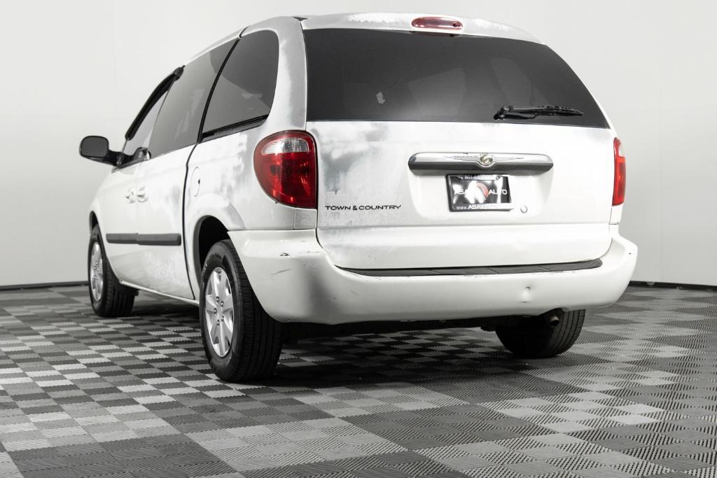 used 2006 Chrysler Town & Country car, priced at $3,995