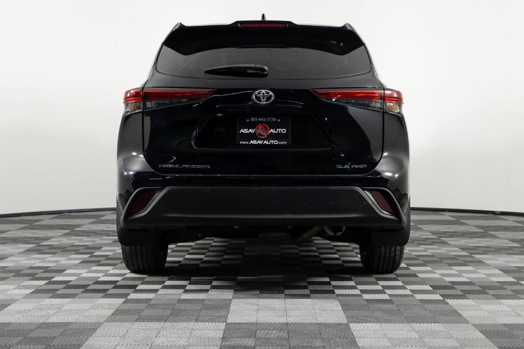 used 2022 Toyota Highlander car, priced at $31,995