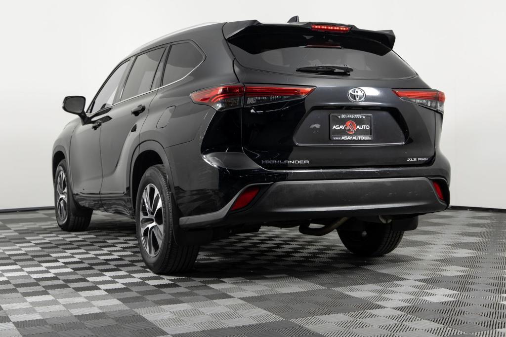 used 2022 Toyota Highlander car, priced at $31,995