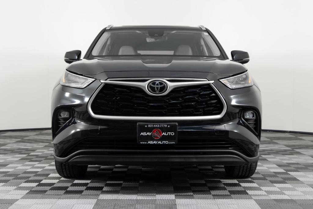 used 2022 Toyota Highlander car, priced at $31,995