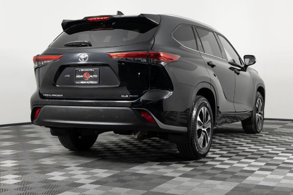 used 2022 Toyota Highlander car, priced at $31,995