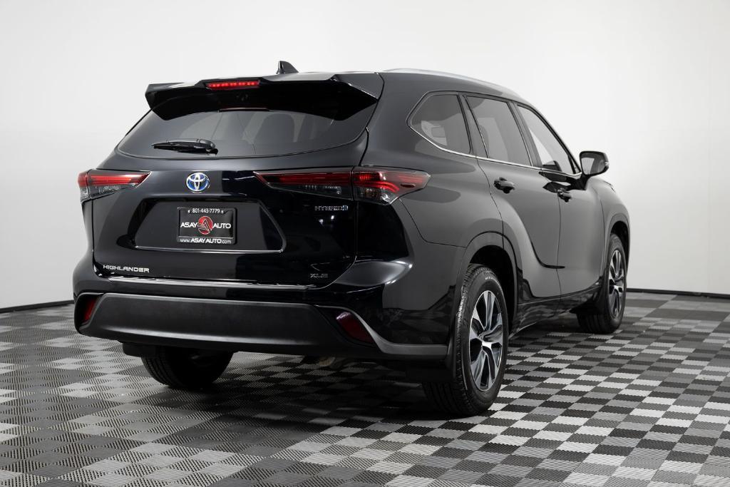 used 2024 Toyota Highlander Hybrid car, priced at $45,995