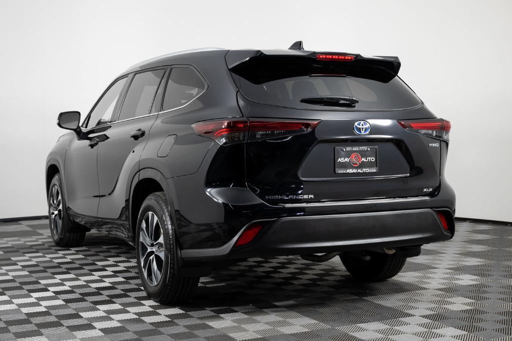 used 2024 Toyota Highlander Hybrid car, priced at $45,995