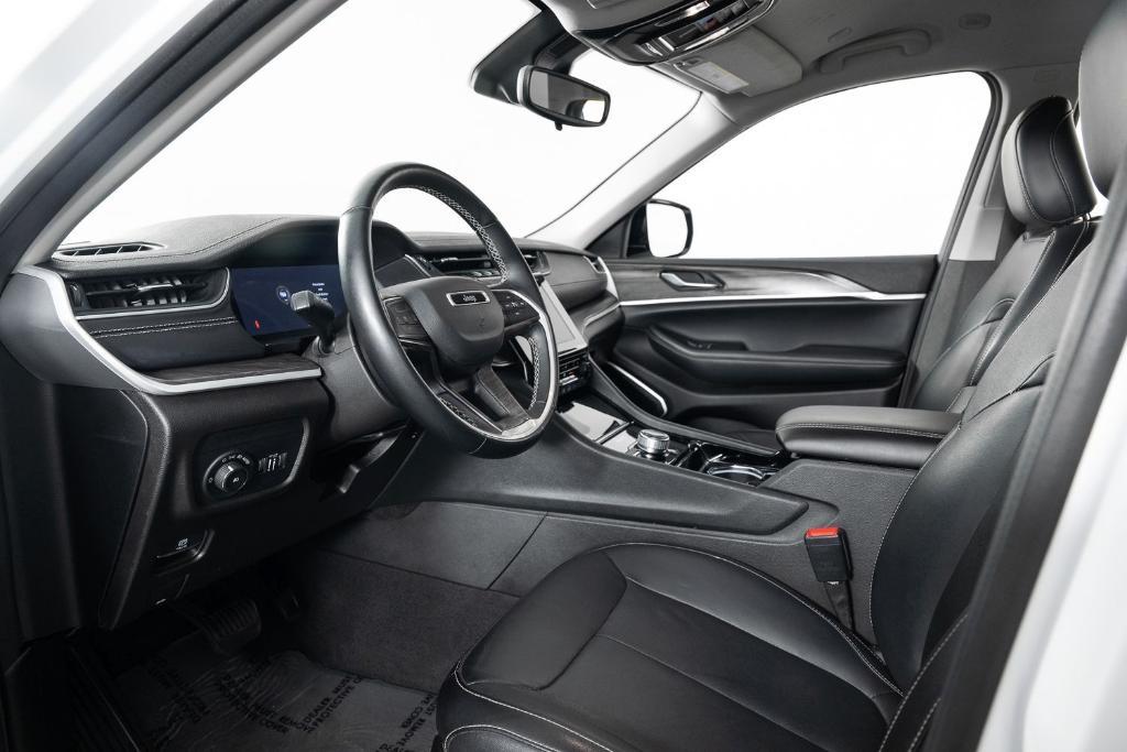used 2022 Jeep Grand Cherokee L car, priced at $31,995