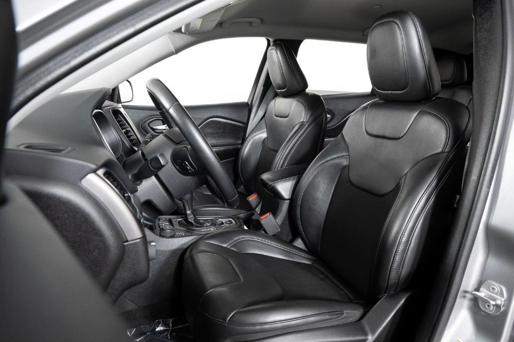 used 2019 Jeep Cherokee car, priced at $9,495